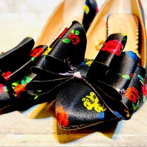 🌷BETSEY JOHNSON: Floral Printed Bow Pump🌷